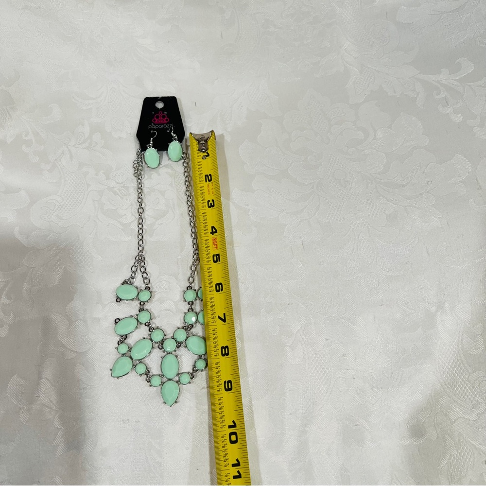 NWT Paparazzi Mint Green Necklace with Earrings (LAST ONE) - Picture 2 of 3